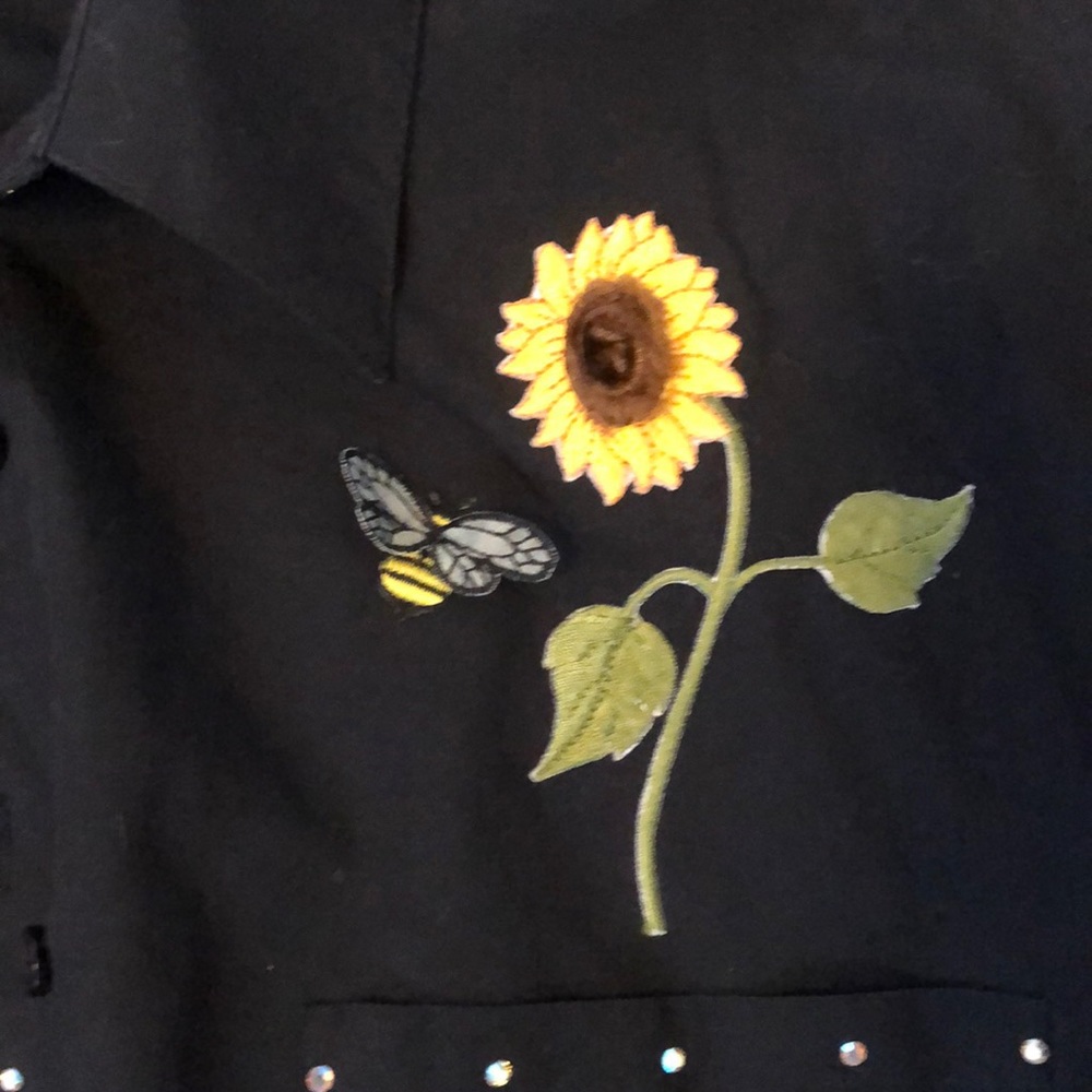 cute Get Lucky sunflowers & bees women’s M shirt - Picture 7 of 12